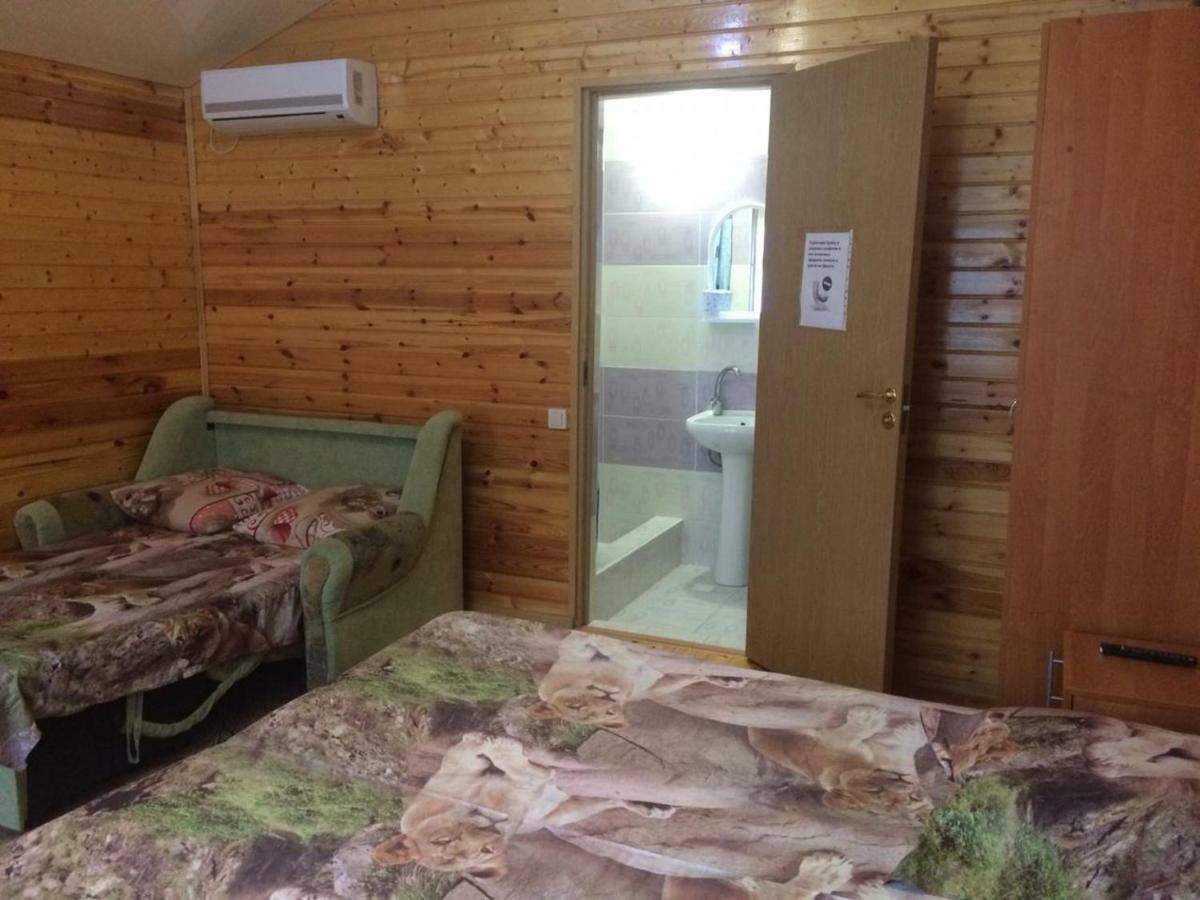 Гостевой Дом У Левы Hotel กากรา ภายนอก รูปภาพ