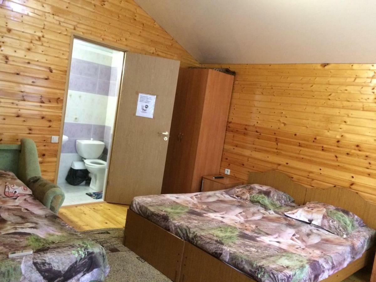 Гостевой Дом У Левы Hotel กากรา ภายนอก รูปภาพ