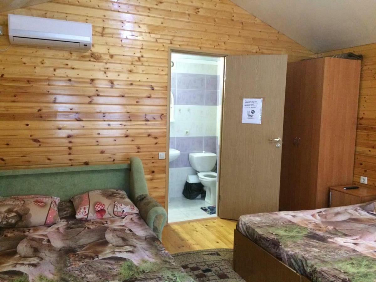 Гостевой Дом У Левы Hotel กากรา ภายนอก รูปภาพ