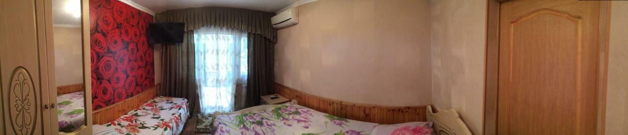 Гостевой Дом У Левы Hotel กากรา ภายนอก รูปภาพ