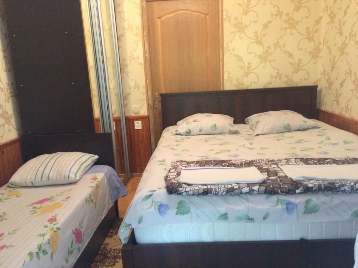 Гостевой Дом У Левы Hotel กากรา ภายนอก รูปภาพ